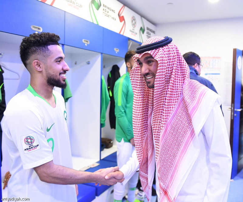 الفيصل يهنئ الأخضر بالتأهل إلى الدور الثاني