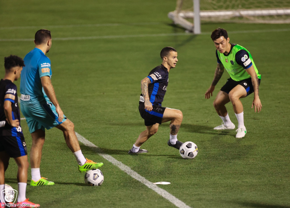 أجانب الهلال يتقدمون عودة الفريق