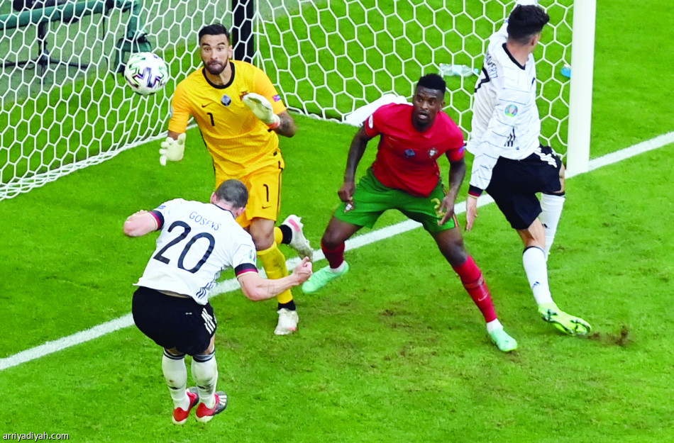 برباعية ثانية..
الماكينات تسقط البطل