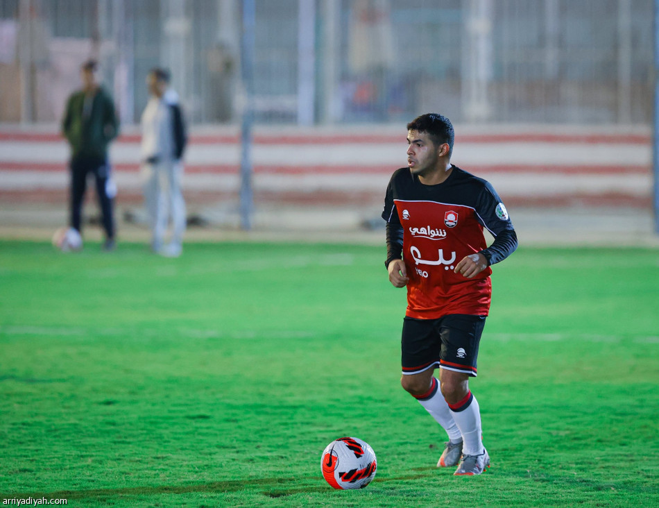 الرائد يُدشن تجاربه بالتعادل مع الزمالك المصري