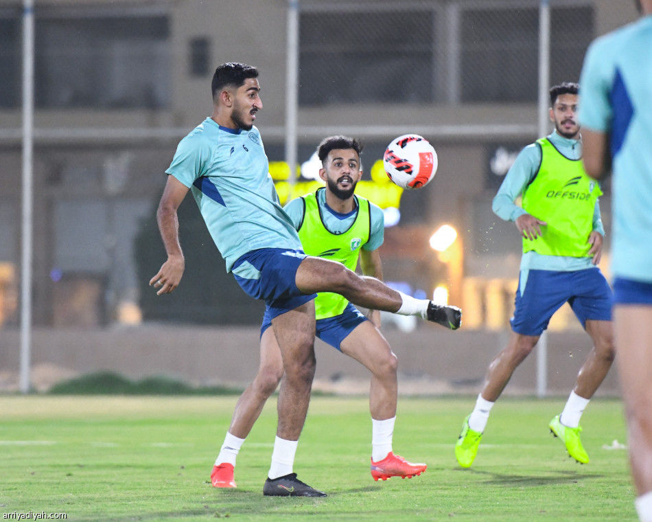 دونيس يُجهز  بدلاء الفتح  قبل الهلال