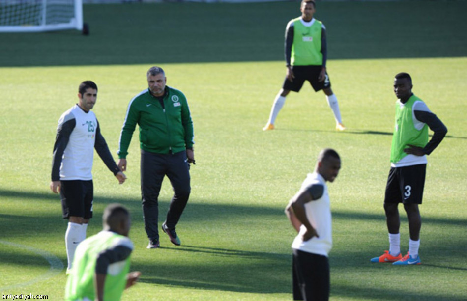 الأخضر يناور وكوزمين: الاقوياء يسقطون ويعودون بقوة و أنتم أقوياء