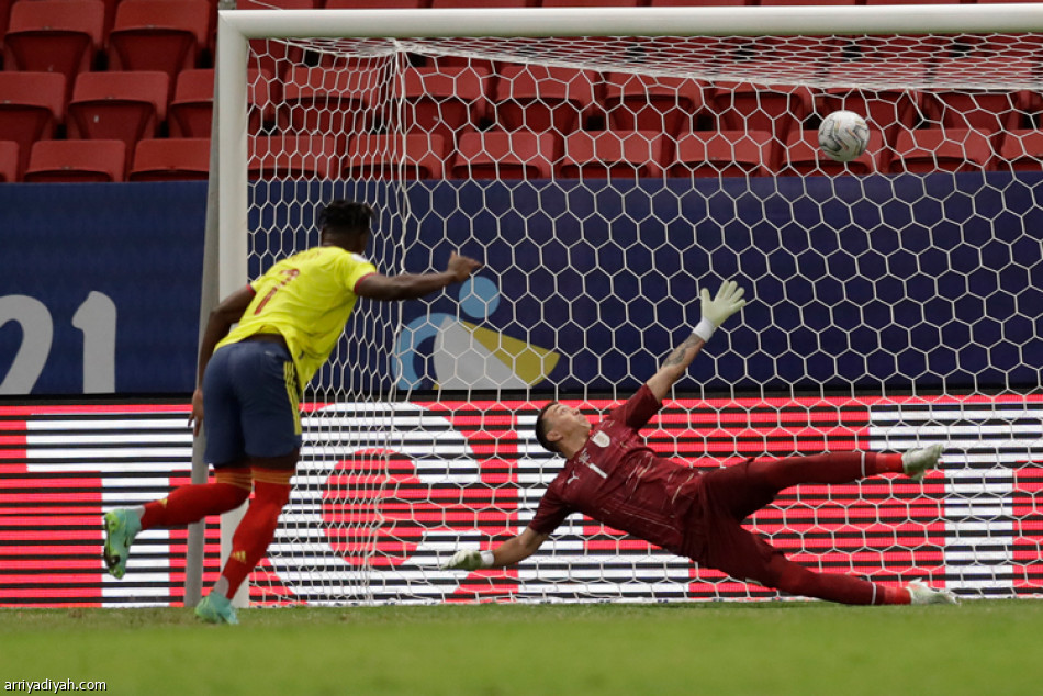 «الترجيحية» تصعد بكولومبيا إلى نصف النهائي