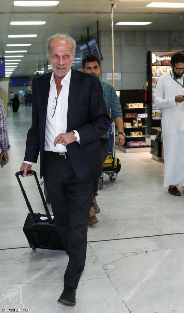 مكتشف صلاح يباشر عمله في الاتحاد