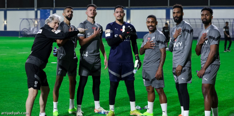 فريق الهلال يستأنف تدريباته بعد إجازة 16 يومًا ويطبق برنامج اليوم الكامل بإشراف جورجي جيسوس