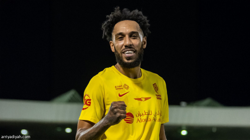 نادي الاتفاق يفاوض بيير إيميريك أوباميانج لضمّه في صفقة انتقال حر