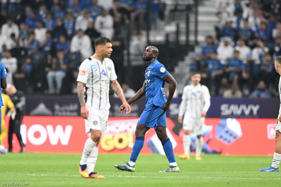 الهلال لا يتوقف