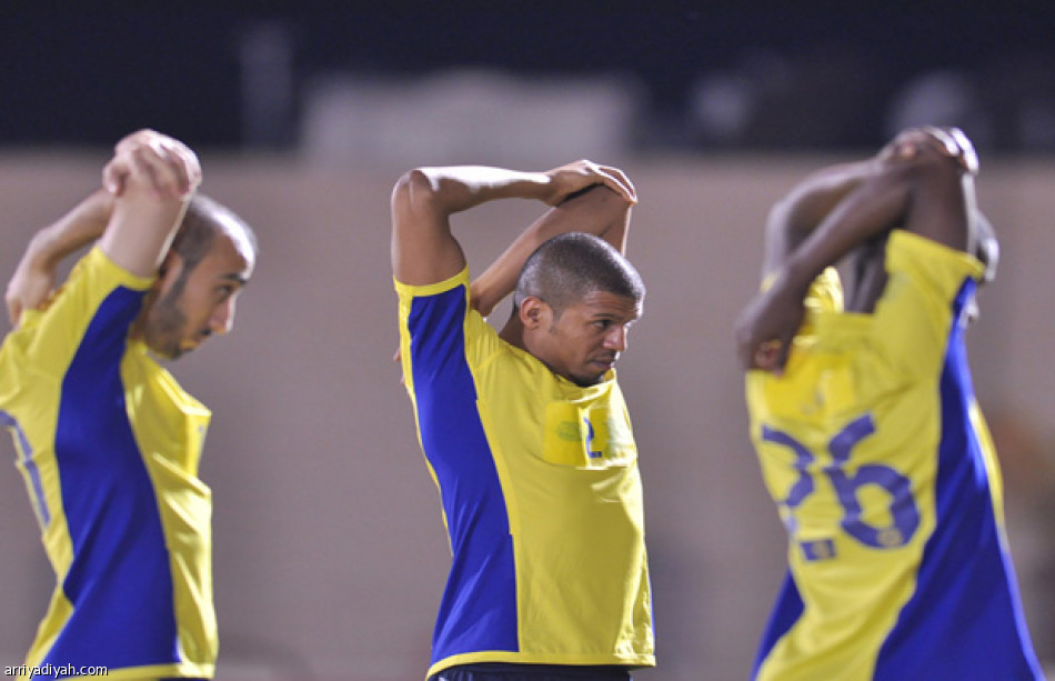 ايفرتون والتون في تدريبات النصر