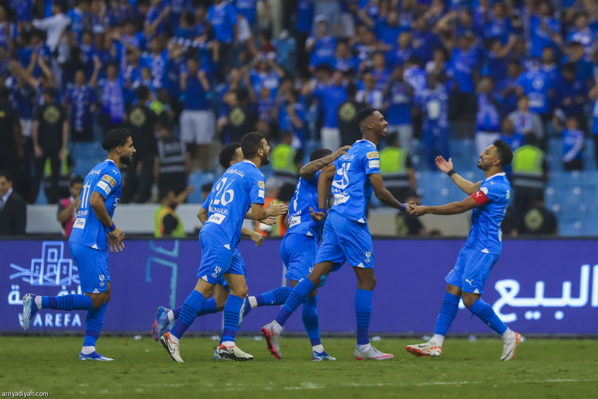 الهلال.. لا يتوقف