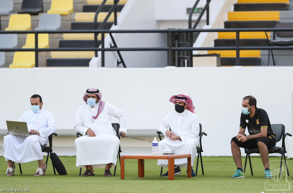 الاتحاد والنصر يرفعان إعداد الكلاسيكو