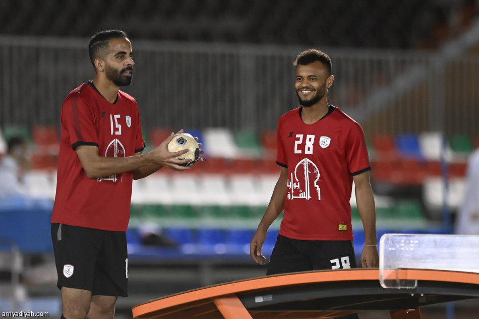 كايشينا يختار القائمة الأساسية لمباراة أبها