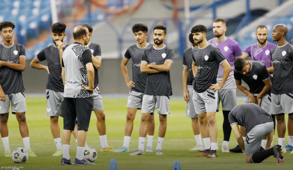 الطائي يتأهب للهلال