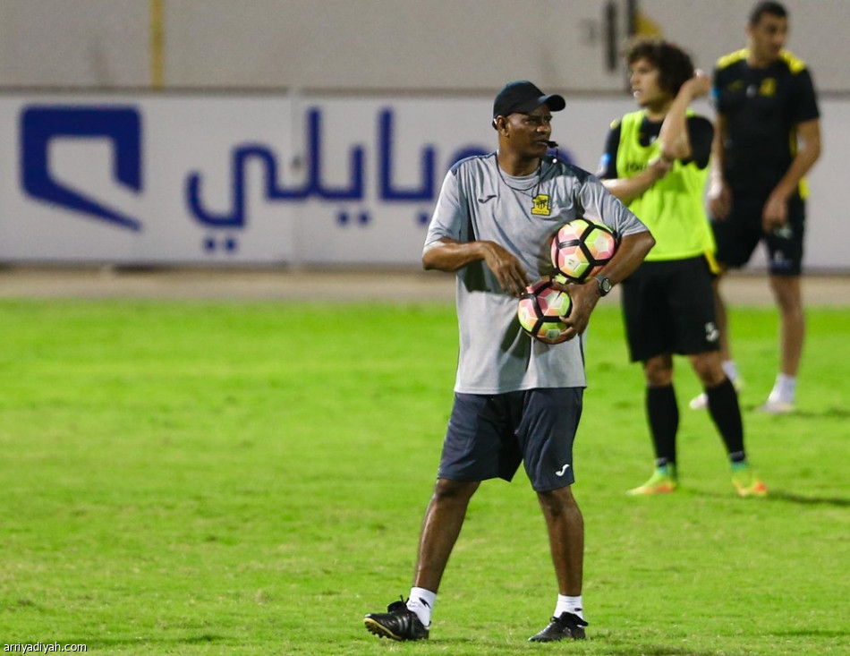 حسن خليفة يخلف سييرا في الاتحاد