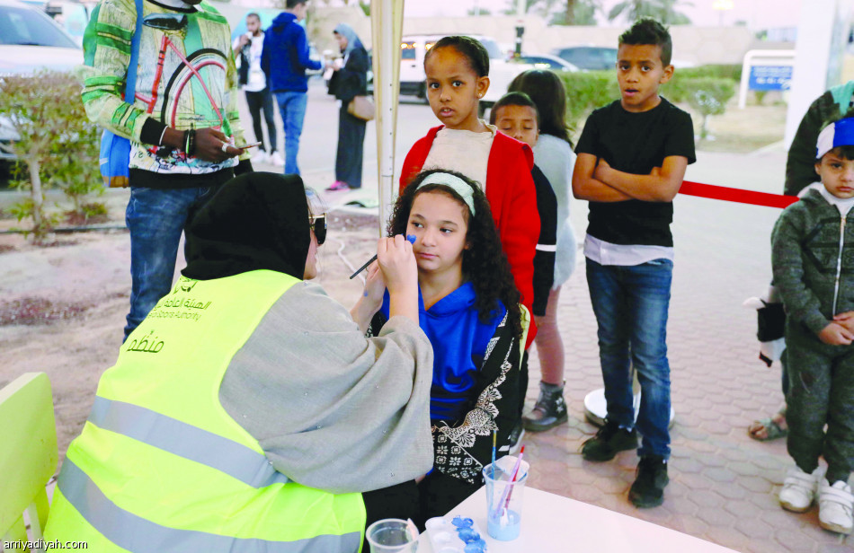 الرسم يجذب الأطفال