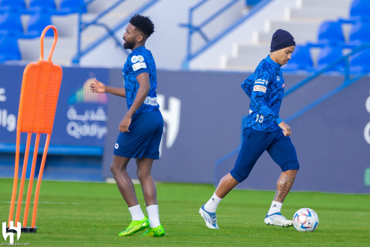 الهلال.. استرجاع ومناورة