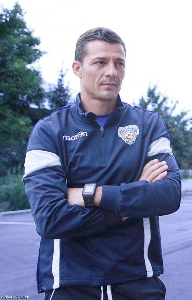 في كل مكان.. المدربون يتساقطون