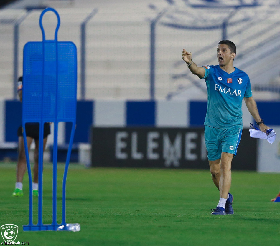 كاريلو والمعيوف يقودان تدريبات الهلال