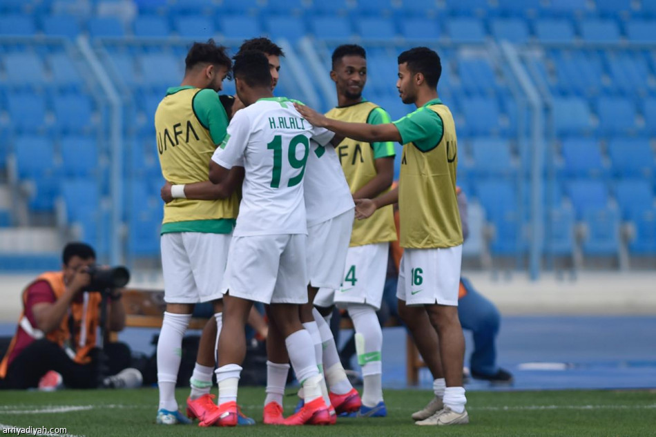 الأخضر الشاب يفتتح مشوار كأس العرب برباعية فلسطين