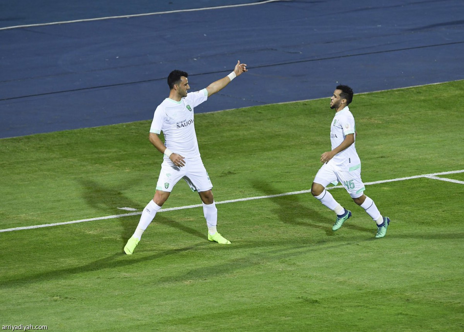 الأهلي يؤكد صدارة الهلال وينتزع وصافة النصر