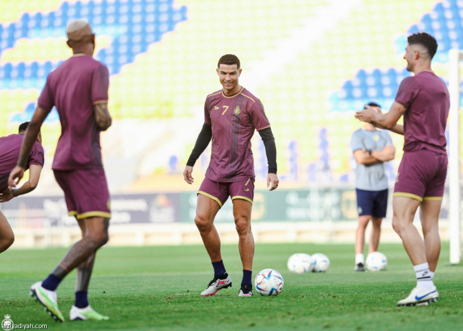 النصر يطبق تكتيتك الطائي