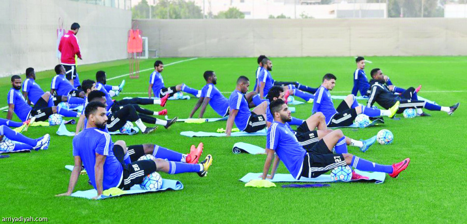 نصف منتخب
من فريقين
