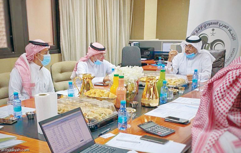 «الأثقال» يناقش مستجدات بطولة العالم