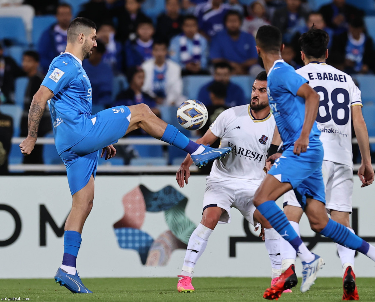 الهلال.. لا يتوقف