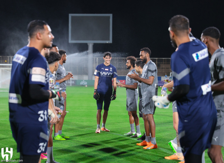 قبل الفيحاء.. بونو يشارك في تدريبات الهلال