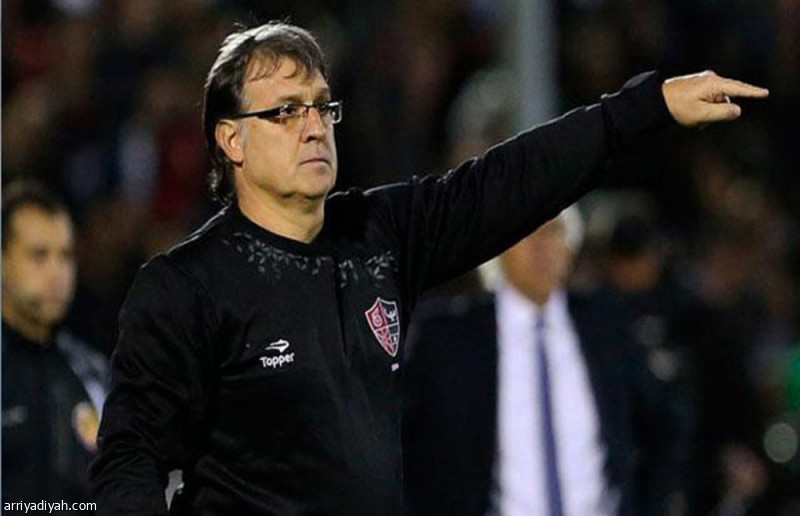 Shocking Exit: Martino Steps Down as Barcelona Coach
