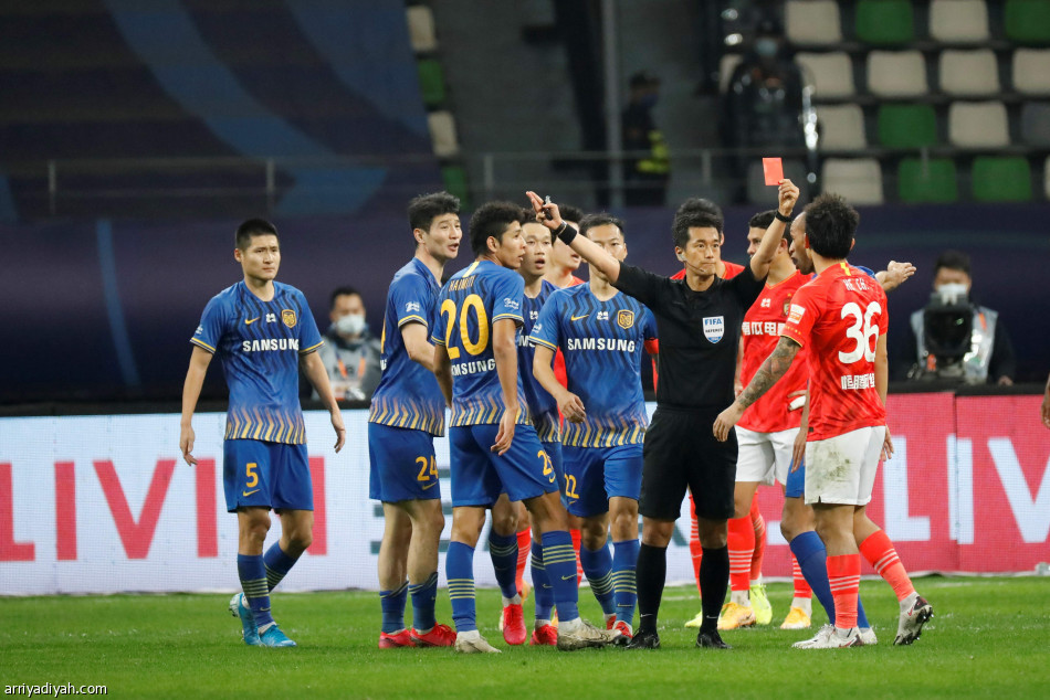 كوزمين يتوج بطلا للدوري الصيني مع جيانجسو