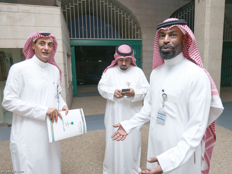 مرشحان رسميان.. والبقية انتظار