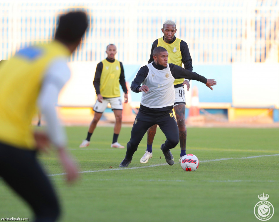 قبل الهلال.. روسو يضيق مساحات النصر