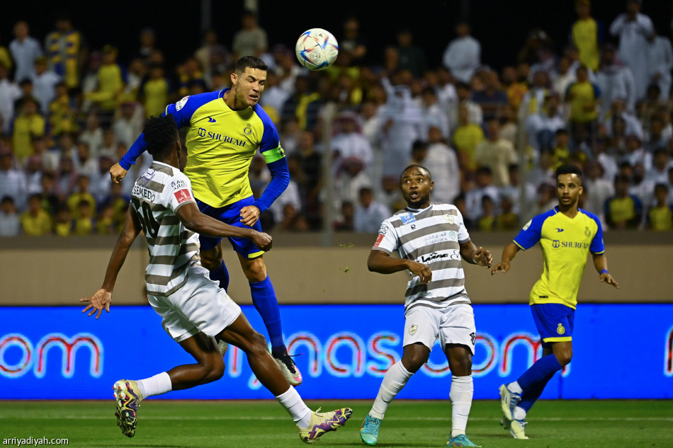 النصر يقبل «هدية» الهلال.. ويلاحق الاتحاد