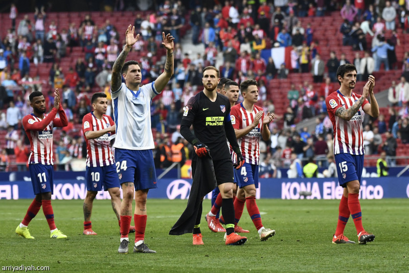 أتلتيكو يطارد برشلونة بفوز صعب على ليجانيس