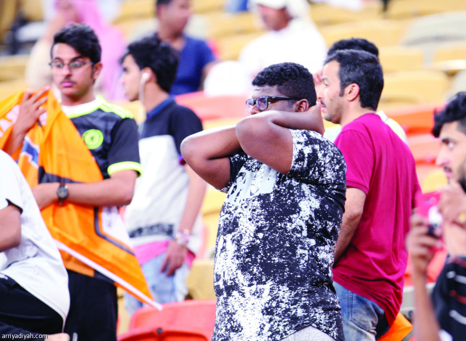 الجماهير تستجيب للنداء