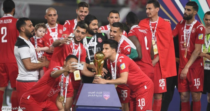 النجم الساحلي يحتفل مع جماهيره باللقب العربي