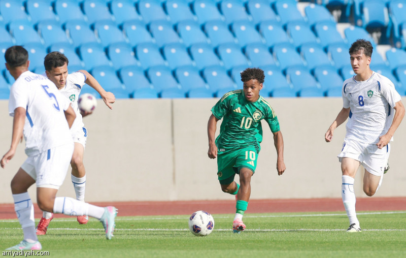 بثنائية.. أخضر 17 يكسب تجربة أوزبكستان