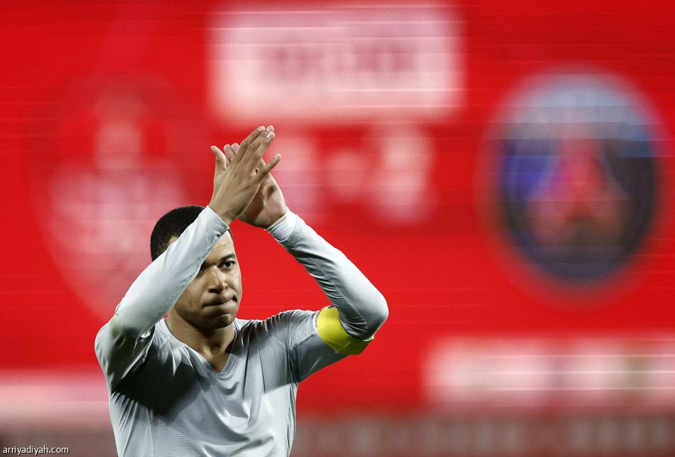 Mbappé redt Saint-Germain voor Brest
