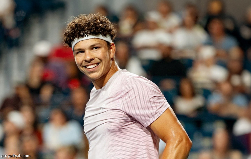 دورة ميونيخ.. بن شيلتون يبلغ ربع النهائي