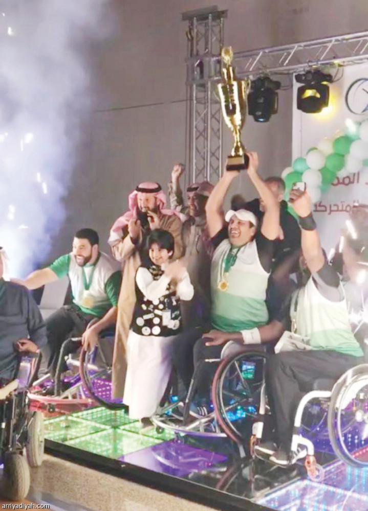 صورة التقطت أمس من تتويج نادي الرياض ببطولة السلة على الكراسي المتحركة (واس)