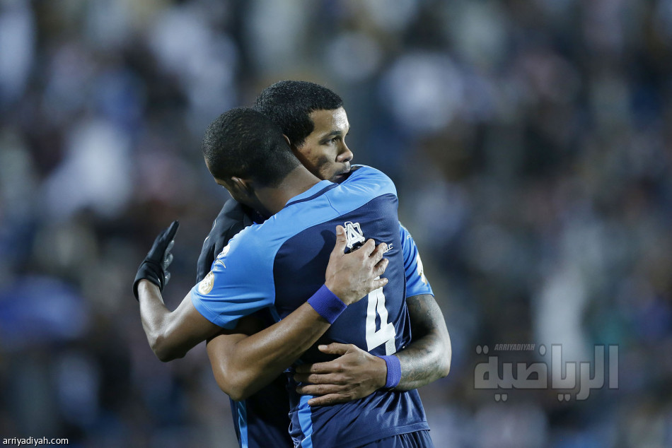 الهلال يتخطى النصر والأهلي ويحتل الصدارة