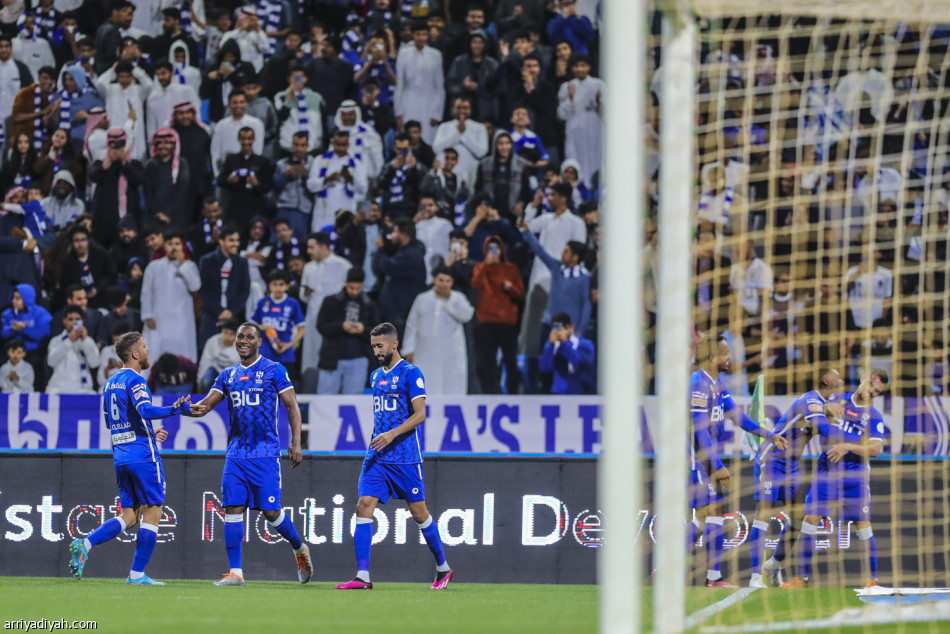 الهلال ينهض برباعية التعاون