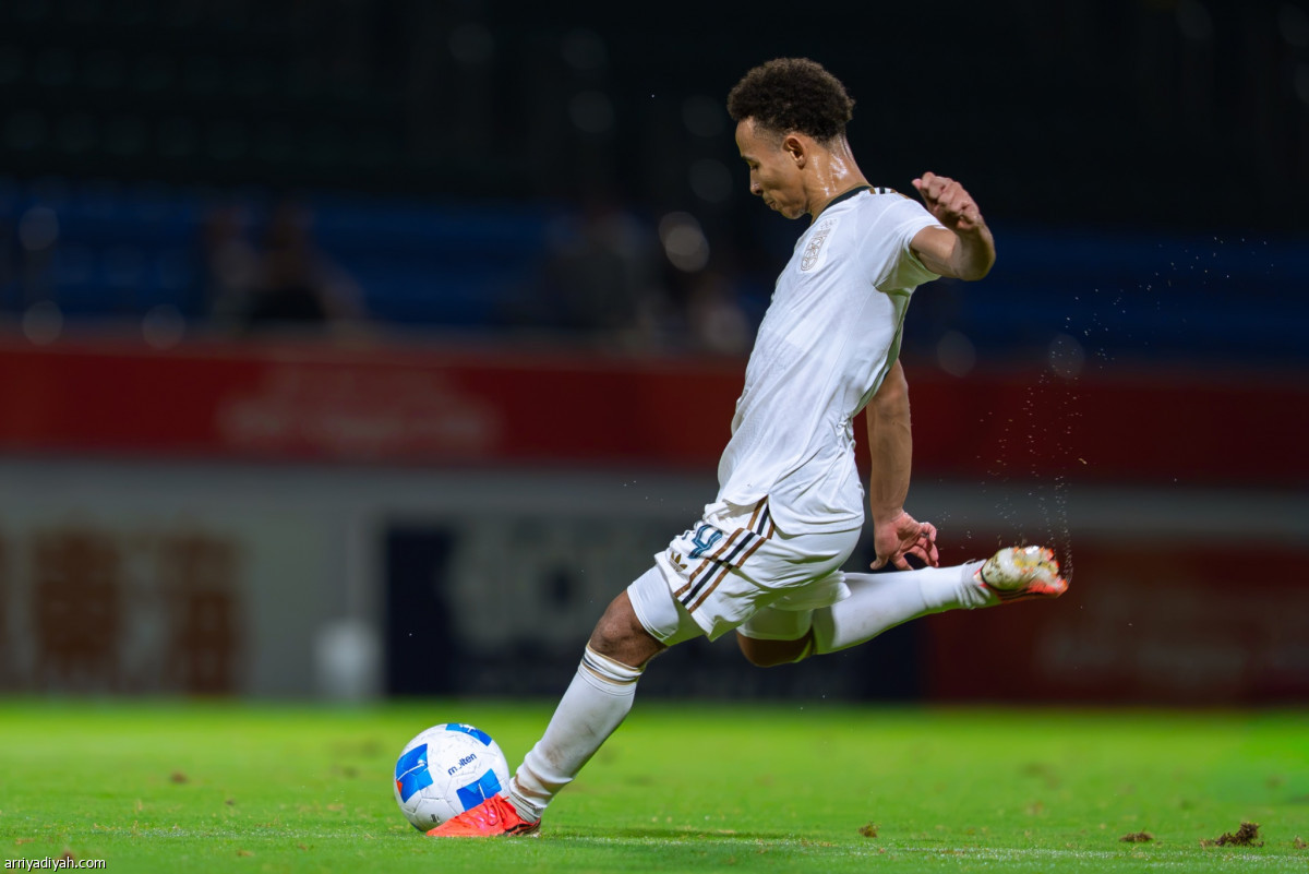 فوز سعودي