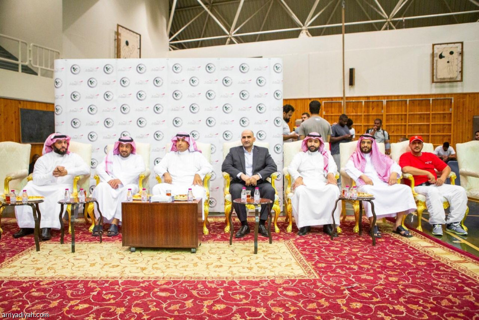 أثقال البحرية أبطال المملكة بحضور العائلات وبرعاية وقت اللياقة