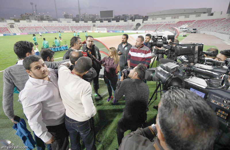 صورة التقطت أمس للأرجنتيني بيتزي مدرب المنتخب السعودي الأول خلال حديثه إلى الصحفيين في ملعب مدينة الملك عبد الله الثاني حول مباراة غداً أمام الأردن قبل انطلاق التدريبات (المركز الإعلامي ـ المنتخب السعودي)