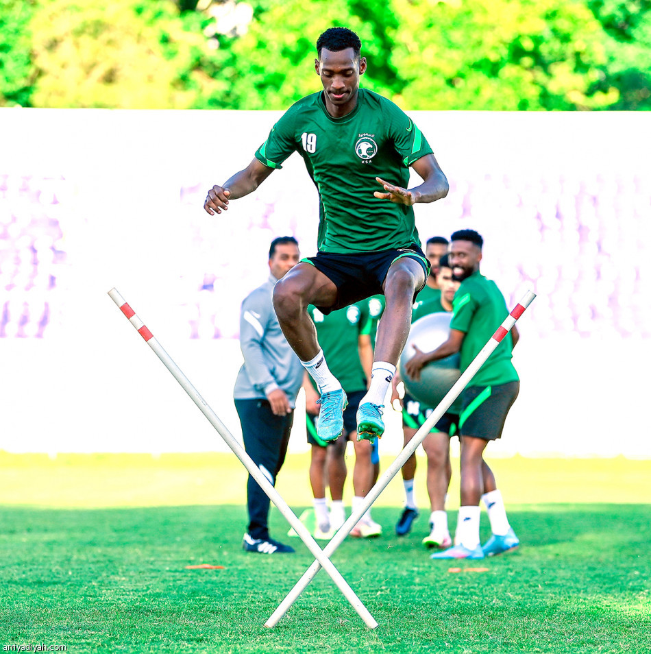 اليوم..
4 يجددون تحدي اليابان