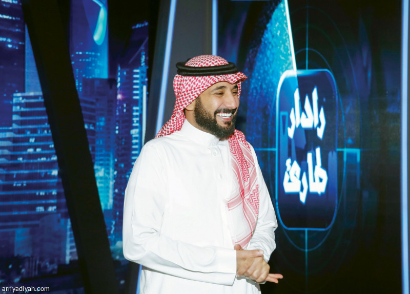صورة التقطت للفنان طارق الحربي خلال إحدى حلقاته في برنامج رادار طارئ الذي تبثه قناة