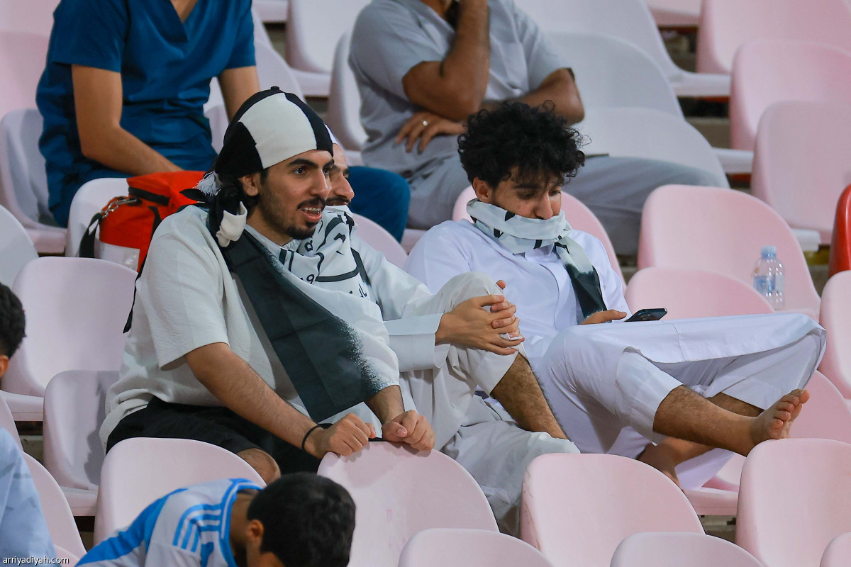 الوحدة يقصي الشباب