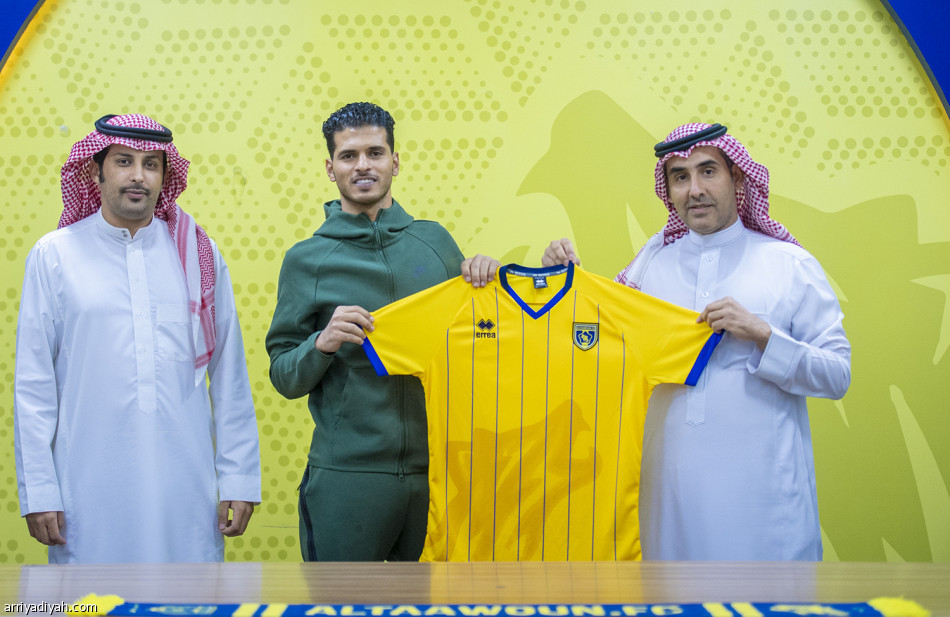 التعاون يعزز دفاعه بالصبحي