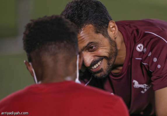 كثفت أندية الدوري السعودي للمحترفين تدريباتها استعداداً لانطلاقة المنافسات، في الـ16 من أكتوبر المقبل، وظهرت لقطات تحيا بالابتسامات من ملاعب الفرق لحظات الحصص، قبل أو اُثناء أو بعد العمل اليومي.